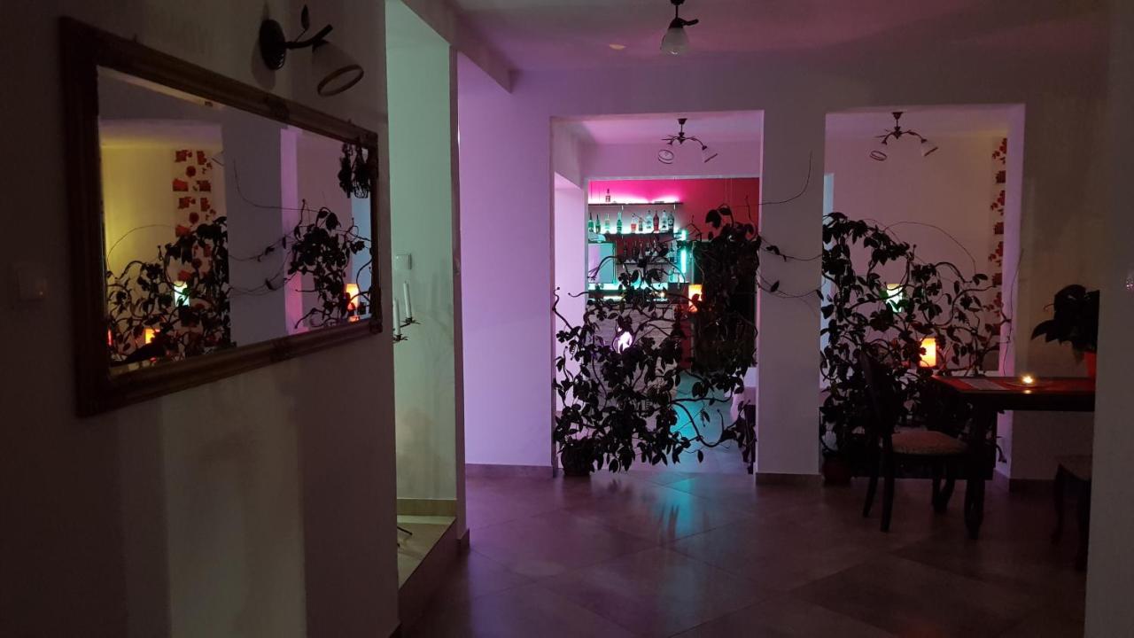 Potok 5 Hotell Zloczew Exteriör bild