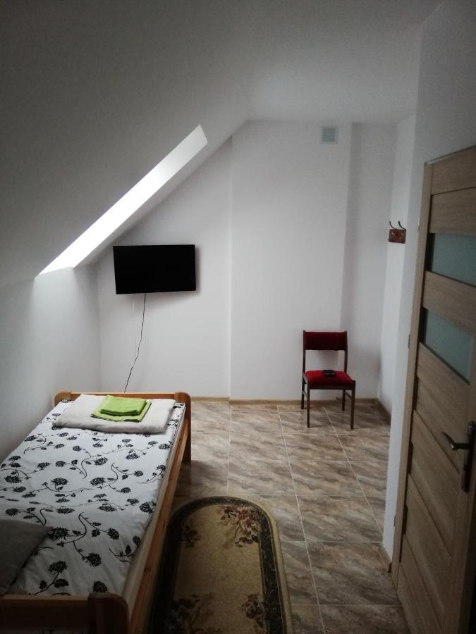 Potok 5 Hotell Zloczew Exteriör bild