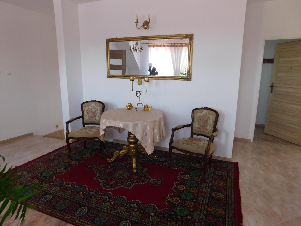 Potok 5 Hotell Zloczew Exteriör bild